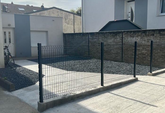 VUE TERRASSEMENT ET POSE GRILLAGE METZ SABLON